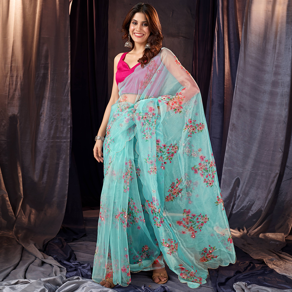 panashindia's tweet photo. Awe-strike with your jubilant grace this season by draping this blossoming saree collection crafted in the most marvelous floral prints. 

Shop Now: https://t.co/Wdizg0n0gA 
 
#floralsaree #organzasaree #PanashIndia #EthnicLovers #Indiansarees https://t.co/X36azo8eW2
