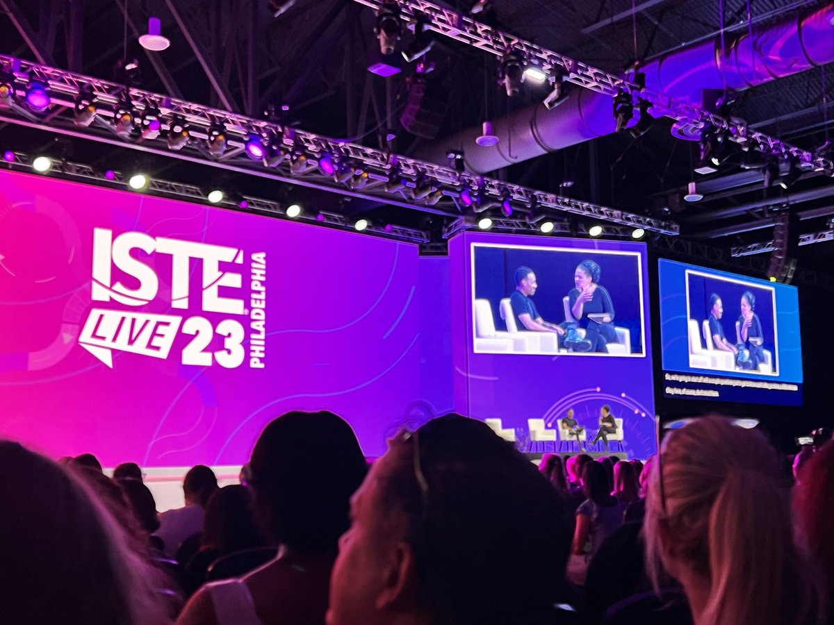 Tyler James Williams from <a href="/AbbottElemABC/">Abbott Elementary</a> on stage @ISTElive