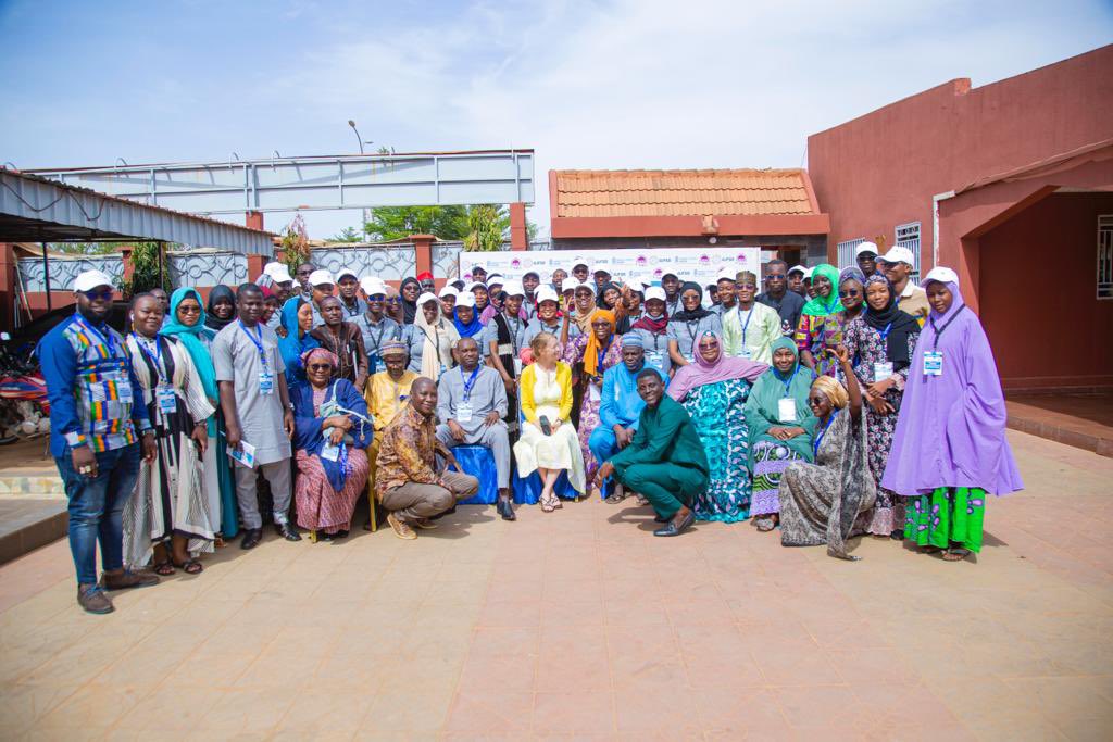 RJASRPFNiger's tweet photo. Lancement ce matin 25 juin du forum National des Jeunes sur l'Education Complete à la Santé des Adolescents et Jeunes en milieu scolaire (L'ESRAJ) Dans la salle du complexe Mafé de Niamey 
@RJASRPFNiger @AjfsrN 

@POuagaPF @MarieStopes @MSP_Niger @IssoufaHarou https://t.co/Gl3kbSRvb7