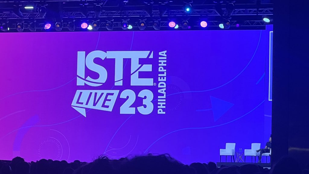 ISTE LIVE 23 Philadelphia! 🤩 💻📱🕹️📸 Price-Griffin and I are discovering our next! @CrystalJanuary @HAESMedia @APSHAES
