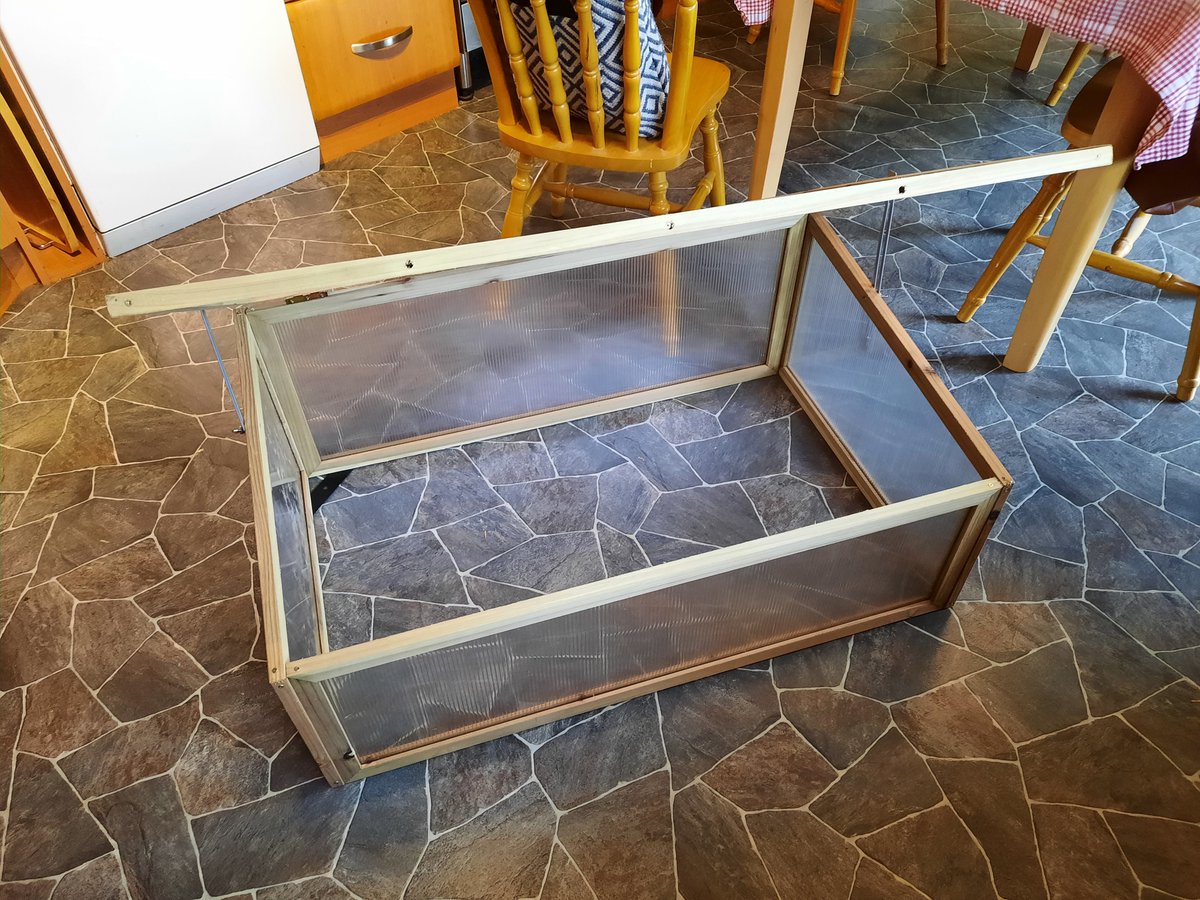 KHD_2017's tweet image. New birthday #coldframe completed (with only 1 splinter (ouch), and 2 or 3 rude words uttered in construction) and placed out in the garden. It rained heavily all afternoon, so I haven't yet decided what plants / seeds to place in it yet. Hours of garden planning ahead 🤞🤞🌼🌻🌷