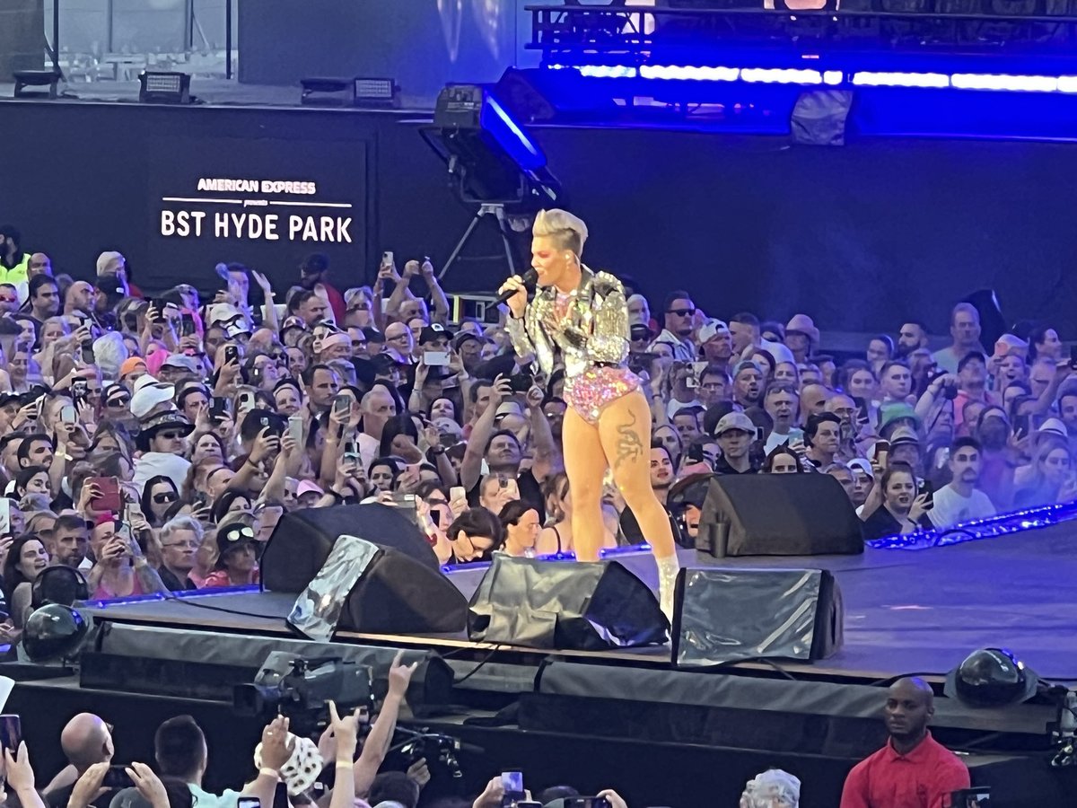 RealHughJackman's tweet photo. Awesome night in Hyde Park seeing the amazing @Pink perform!!! That voice is epic. And a mini @GreatestShowman reunion with my dear friend #michaelgracey Yesssss! https://t.co/lT4k3jXIOP