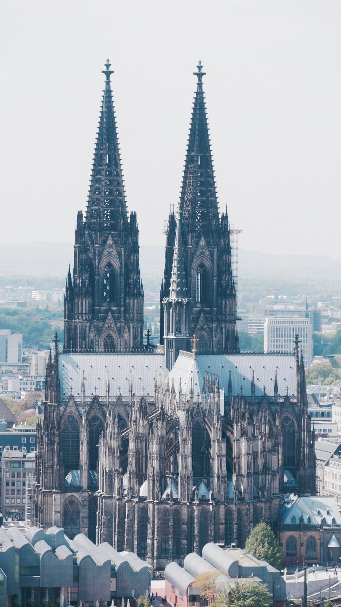 the_culturist_'s tweet photo. English poet Samuel Taylor Coleridge said it best:

"The principle of the Gothic architecture is infinity made imaginable." https://t.co/vOJnog6NaC