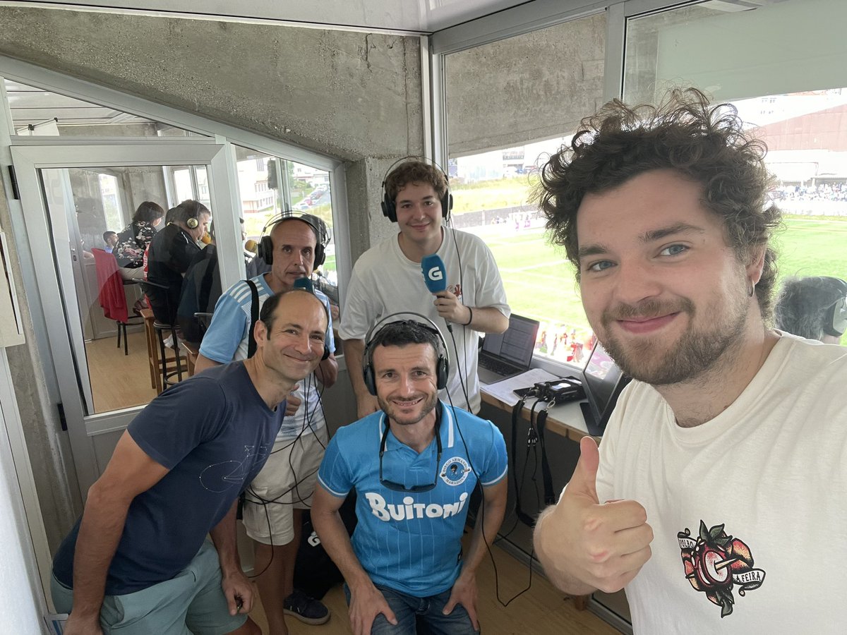 GALICIANGOLES's tweet photo. Rematamos a temporada. Un ano máis coa Copa da Costa. Desde as 12h coa final feminina e ata as 21.30h coa masculina. Grazas a @futgal e a Santa Comba pola axuda para facer a radio en directo. https://t.co/ol6bzdvJGW