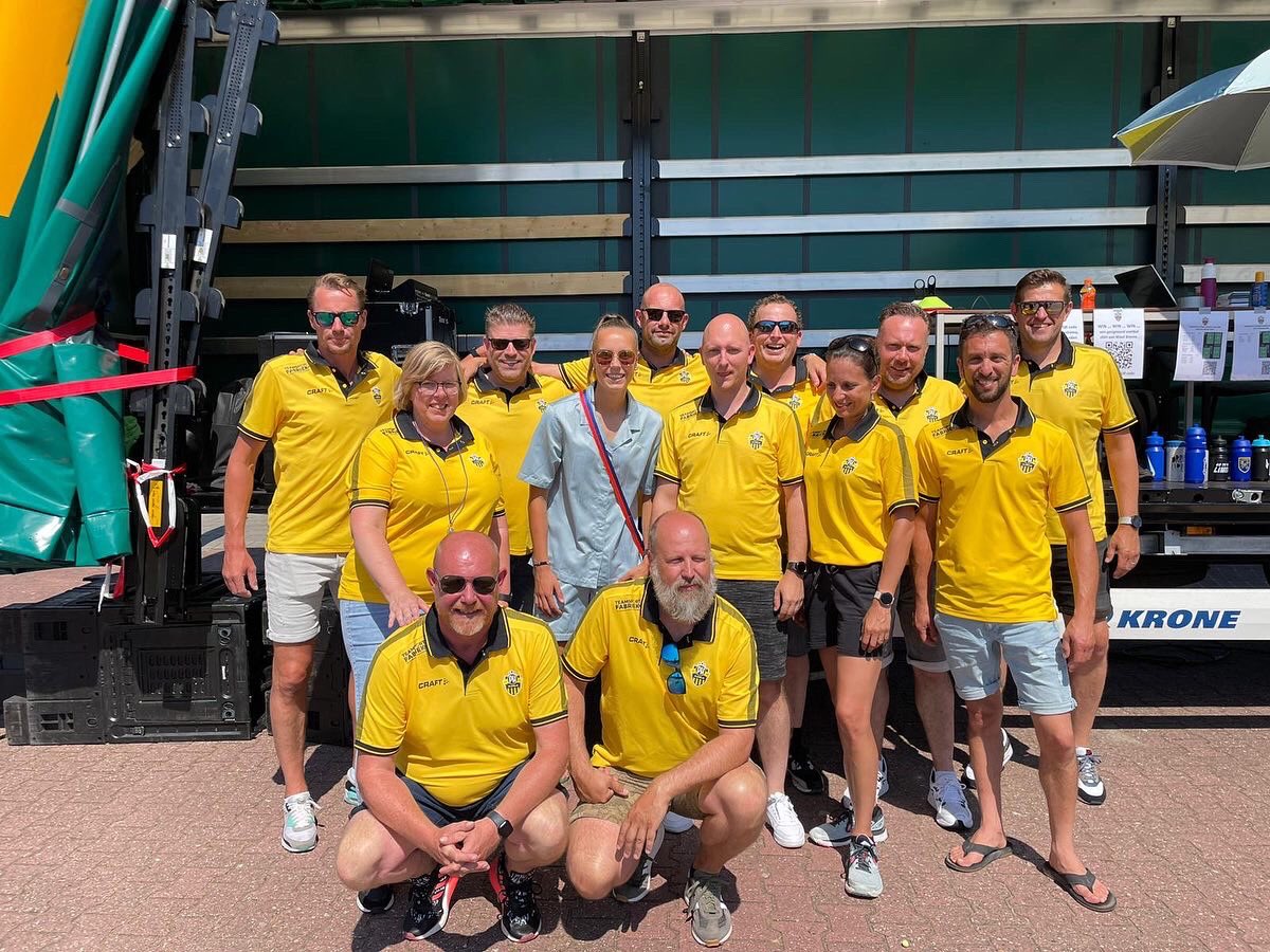 En dit was dan dag 2 van het #WoutBramaToernooi2023! 

Met speciale dank voor de speciale gasten Sterre Kroezen, Erwin Looms en uiteraard gisteren Wout en Maud!

Duizend bezoekers, een grote groep vrijwilligers en zoveel complimenten uit heel het land. 

Wat een club! 💛🖤 #trots