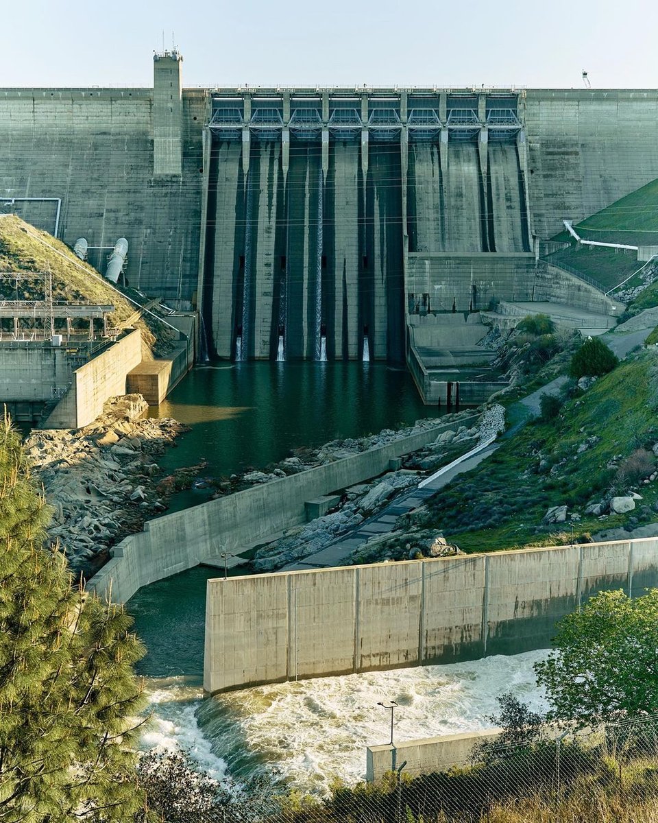 Celebrating an amazing accomplishment from Spencer Lowell (BFA '07 PHOT):
'I photographed a story about California’s dams for this issue of #TheNewYorkTimesMagazine...The article is about the vulnerabilities of dams in California and the increasing threat of extreme weather.'