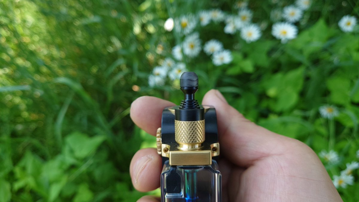 CebrjowHwScHCkj's tweet image. 皆さんおはよっチェ😆👍今週も宜しくご安全に🙇💦#GatubCrafts Rugged V2 MOD + #SuicideMods #etherrba +  #ジュマル丸  #VAPE #vape好きな人と繋がりたい #VAPE好きと繋がりたい #VAPE初心者  #Gatub