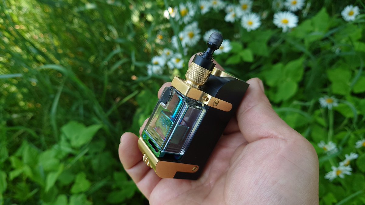 CebrjowHwScHCkj's tweet image. 皆さんおはよっチェ😆👍今週も宜しくご安全に🙇💦#GatubCrafts Rugged V2 MOD + #SuicideMods #etherrba +  #ジュマル丸  #VAPE #vape好きな人と繋がりたい #VAPE好きと繋がりたい #VAPE初心者  #Gatub