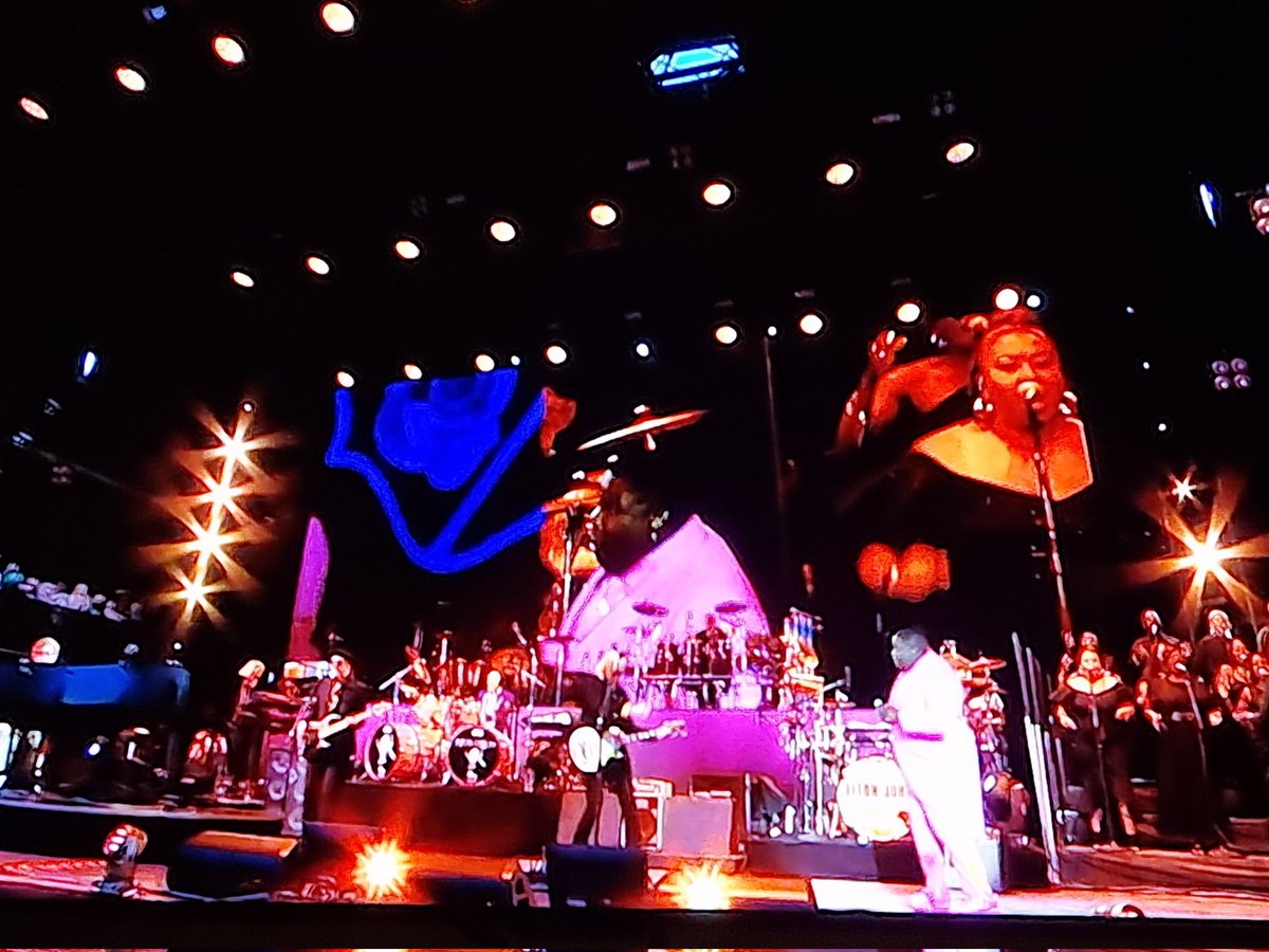 #Elton performing at #Glastonbury 
An incredible performance with #JacobLusk and the #LondonCommunityChoir. Thank goodness for #BBCcatchup!!