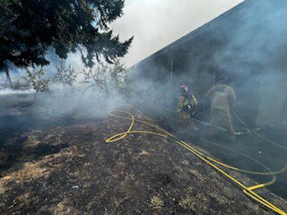 GigHarborPolice's tweet photo. Update: No structures damaged as first reported. Good work by @GigHarborFire who is still on scene managing brush fire. https://t.co/2lO57Crs2R
