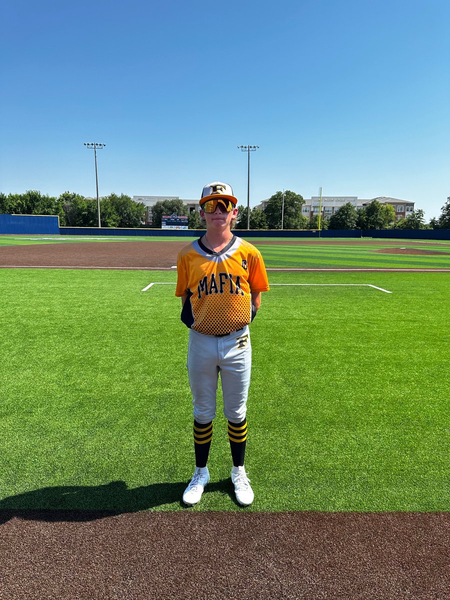 #DFWShowdown F: <a href="/fivestardfw/">Five Star Properties DFW</a> 2027 Gold 7, TBA Rangers 5
PoG: Austin Minter 2-3, 2B, 2R, BB
Pitcher: Carson DaSilva 3.2 IP, 2K, 0 ER
Notable: <a href="/AlexFenner18/">Alex Fenner</a> 1-3, 2B, RBI, R, BB