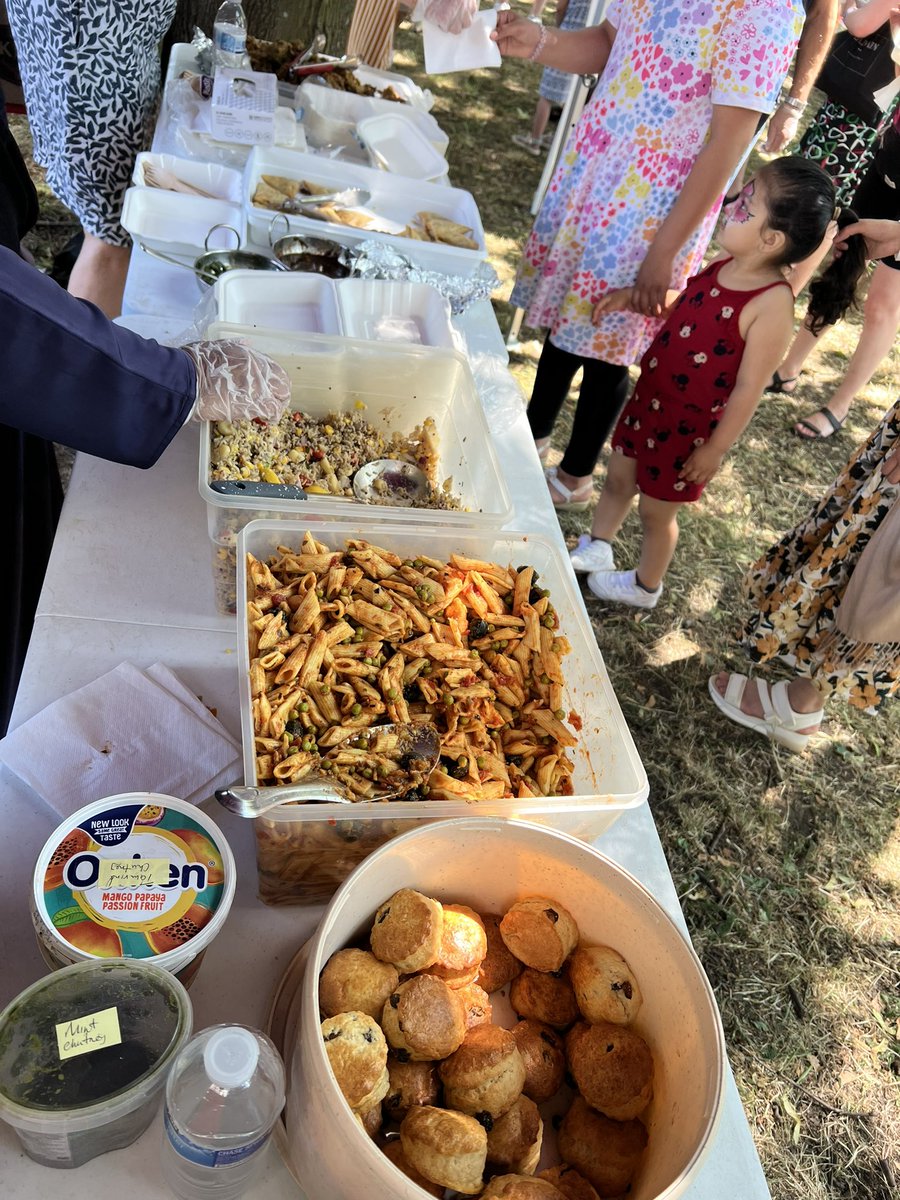 Amazing day at the Hazelfest event today. Met wonderful families &amp; children all enjoying the various activities held for them. The weather held out which was fab🌷great food #Pooja’s Tooting Samosa’s #Bim’s pokora’s n chutneys &amp; Rubina’s scones 🌷&amp; me n my pasta &amp; Rice dish 😂