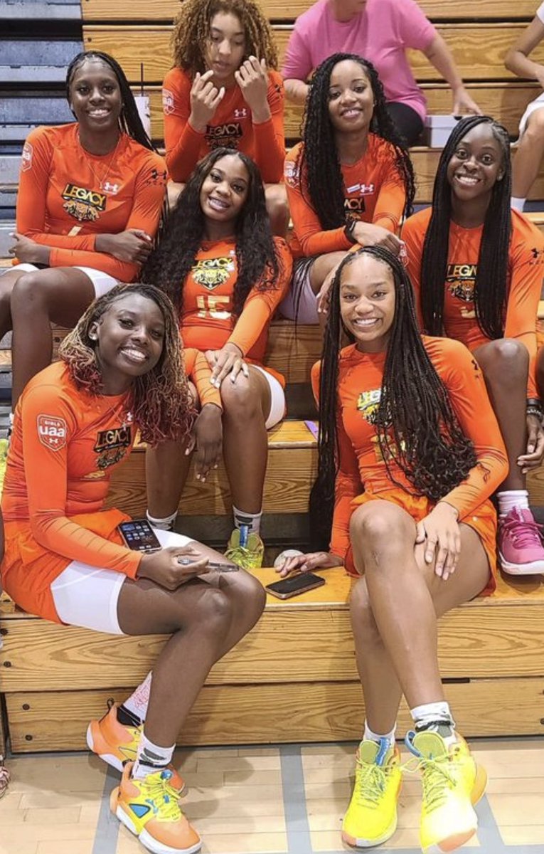 Awwwwhhh they look sooo pretty - #BEAUTIFULGIRLBALLERS FBC UNITED LEGACY at their Annual Legacy Girls PhotoShoot! Thank u <a href="/TyPhotog/">Ty Freeman</a>