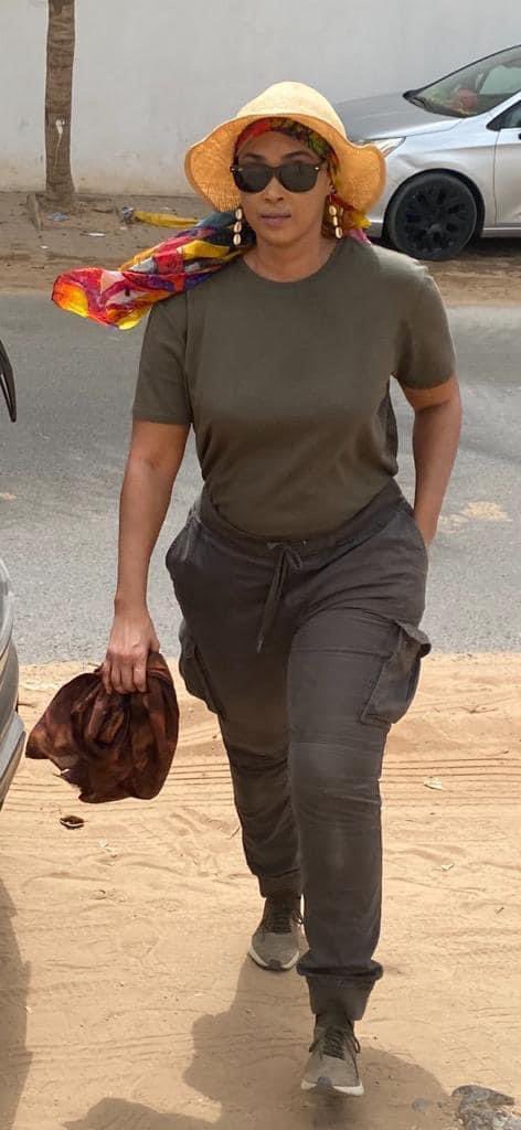 SabrDegMoyMoudj's tweet photo. Maïmouna BOUSSO, quelle brave Dame !!! 💪🏿
Elle a toute mon admiration 💕🔥
Seule la lutte libère ! ✊🏿🇸🇳✊🏿
Allaa athiou, amoul bayi dem ba diex 💯
#Sonko2024
#MaintienRek #JeSuisCasaçaise 🇸🇳
#StopALaStigmatisation
#SaleMackyDegage
#FreeSenegal ✊🏿 https://t.co/Kdelp18kAu