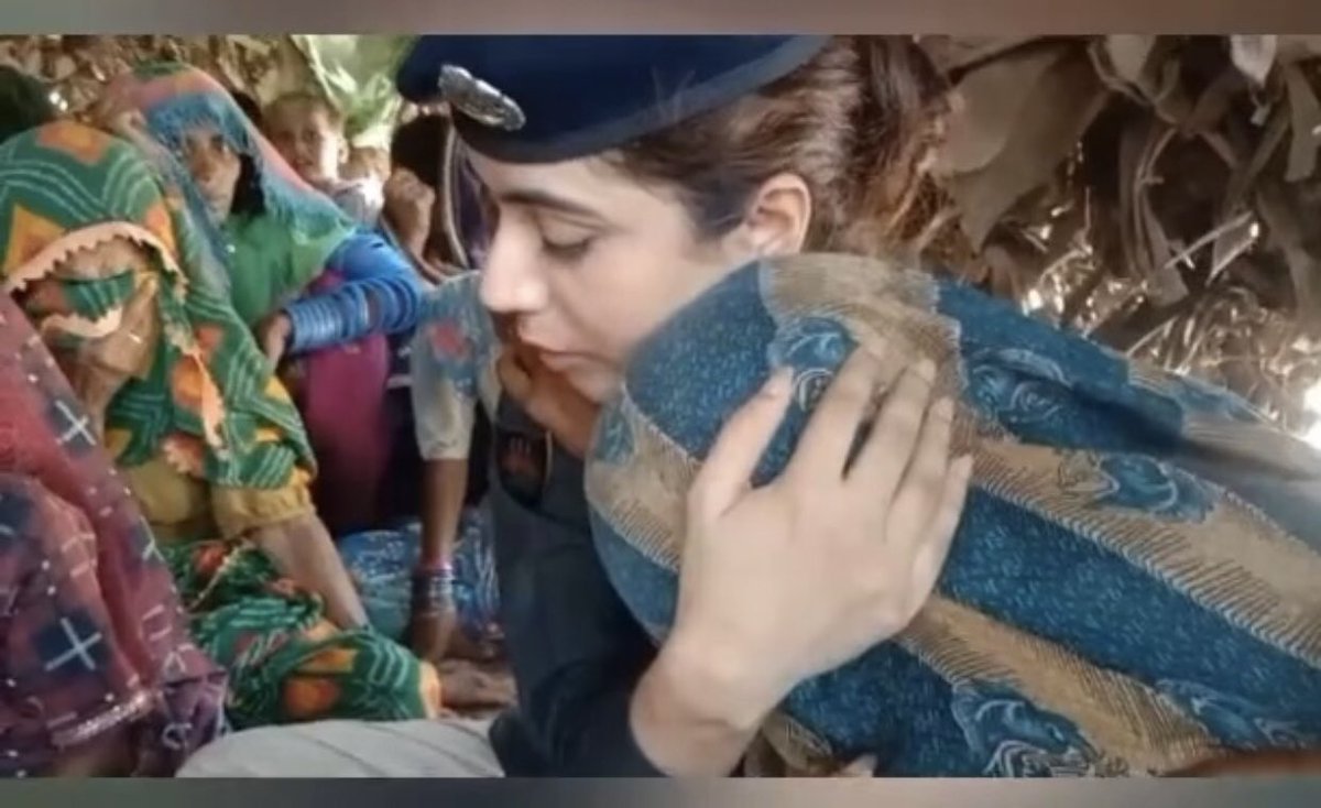 WaseyJayy's tweet photo. She further said , police will do the needful to apprehend every culprit in the barbaric act and get justice for #NishaKohli 

#Sindh #Hyderabad https://t.co/VyfSp3caPM