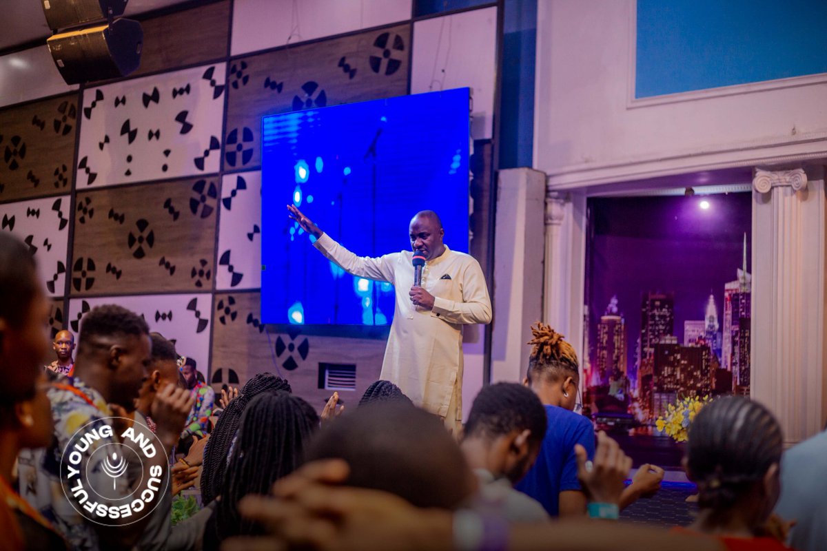 Yas_Conference's tweet photo. Altar call for young people who sensed God's call on their lives to be part of His move in this last days

#yas2023 
#yasconference
#youngandsuccessful
#enugu https://t.co/OG3AjZALWK