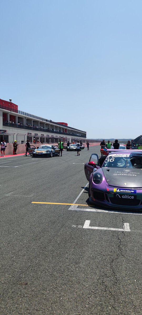 PIT_BOX_'s tweet photo. Y para terminar con este grandísimo finde semana en el @CircuitoNavarra, hemos disfrutado del campeonato @porsche_sprint donde hemos podido apreciar desde muy cerca todos los detalles de los coches.

No os perdáis todo el contenido en nuestras redes!! 🔍 https://t.co/uEWeQzcsXN