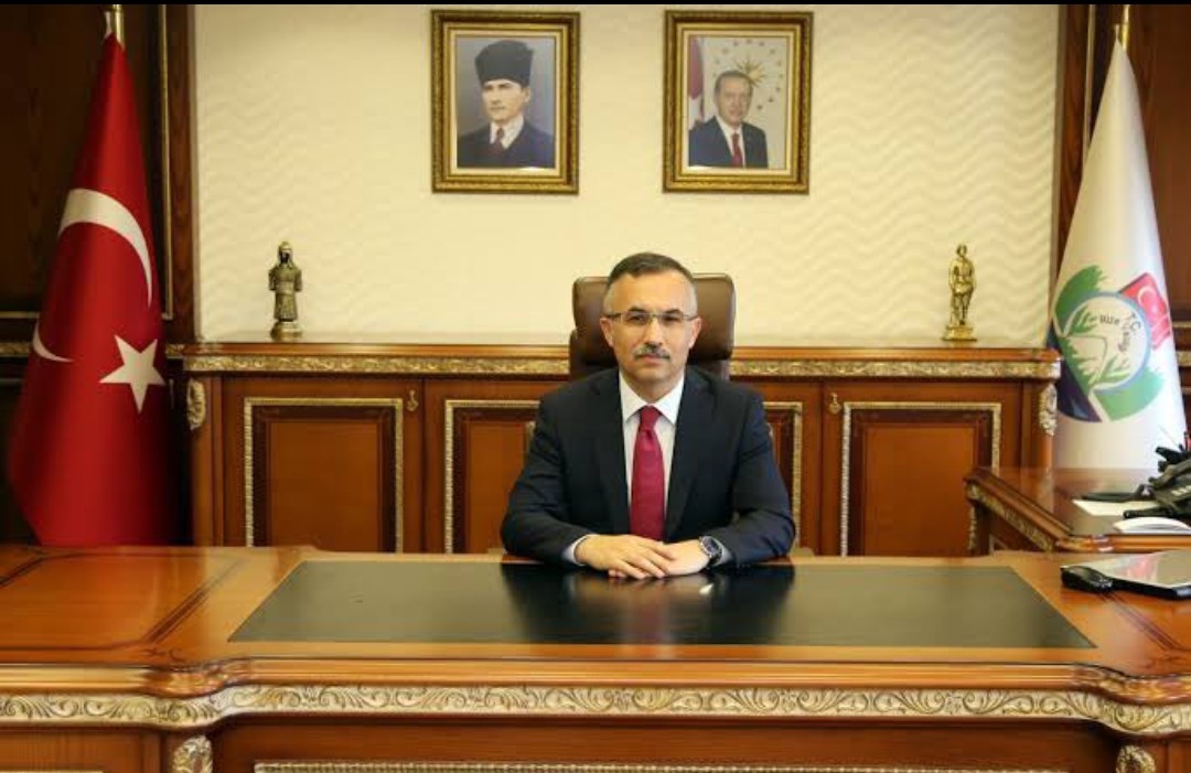 av_hasanteke27's tweet photo. Cumhurbaşkanlığı Kararnamesi ile Gaziantep Valiliği’ne Sayın Kemal Çeber atanmıştır. 

Şehrimize hayırlı olmasını temenni ediyor,Sayın Valimize görevinde başarılar diliyorum.

@gantepvaliligi https://t.co/FBir9wEo3E
