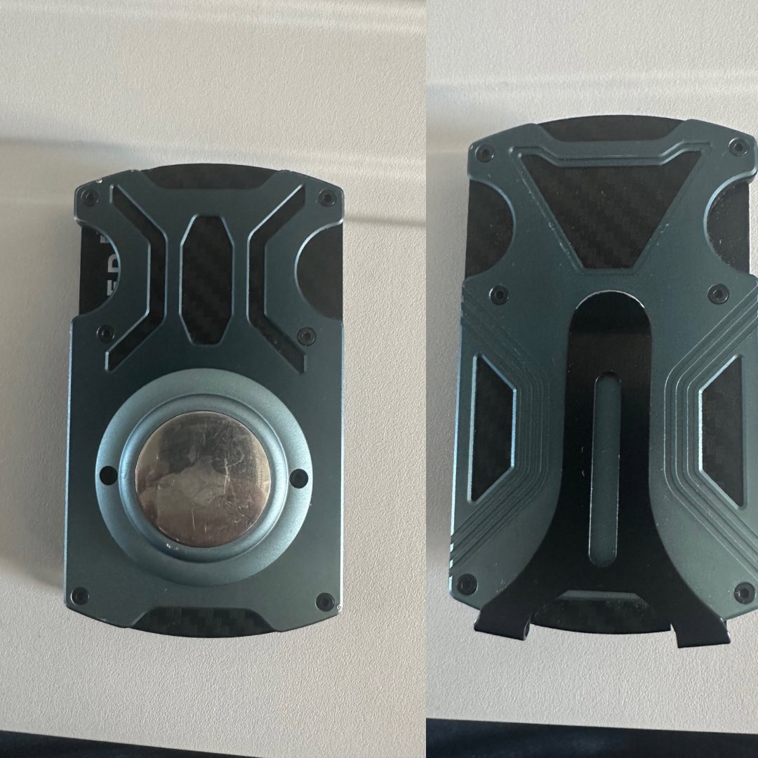 It was my fault !!! I left my wallet in the seat pocket on my flight. Very grateful that the <a href="/lufthansa/">Lufthansa</a> team could find it, and bring it to me in the lounge while I made my connection. Sadly, a member of the crew or cleaning team STOLE the €500 that was in it. #myerror