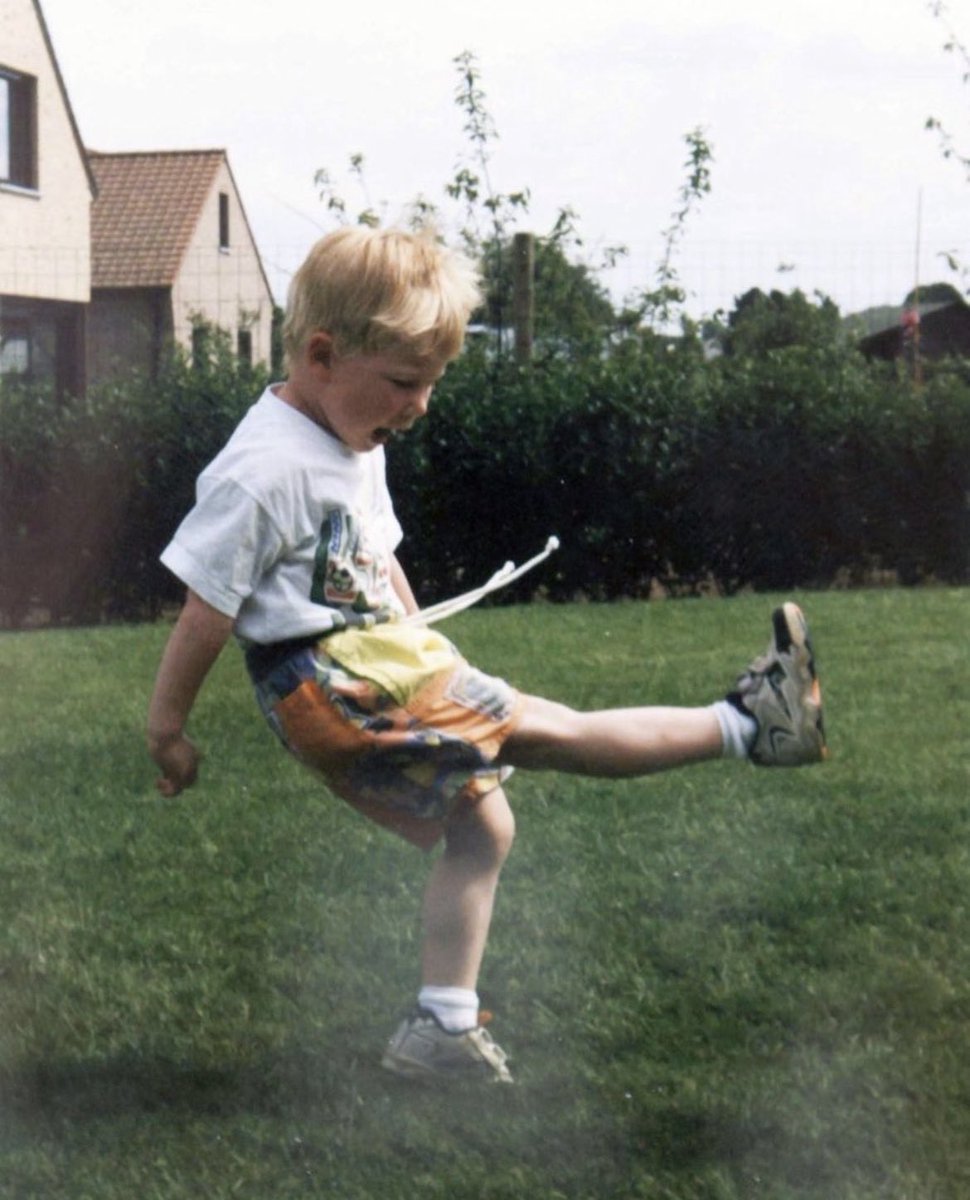 Kevin De Bruyne but as you scroll down he gets older

A thread.