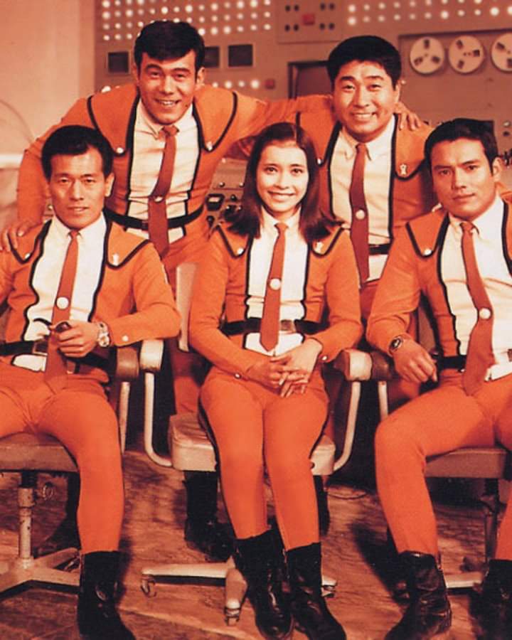 juanborrelli's tweet photo. Elenco de una exitosa y emblemática serie de Televisión. Muy gratos recuerdos. ¿Nombre de la icónica serie ? https://t.co/zOPHe9tgkA