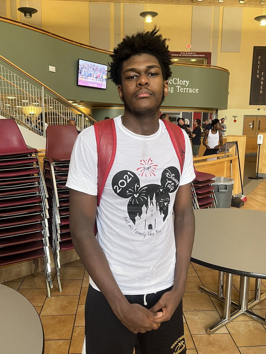 Malik Hughes 📸 drops in 19 points and Kamani Healy adds in another 13 for Cheltenham in a win over Edison. Anthony Saunders and DJ Thomas both with 11 for Edison.