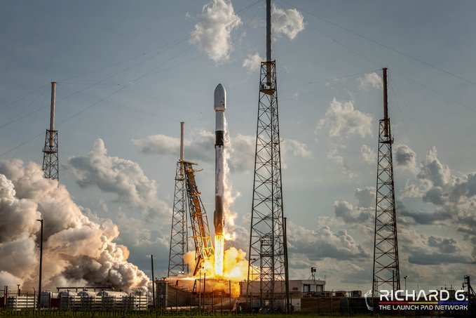 LMurphy0976979's tweet image. Last week saw three rocket launches! The Satria Communication satellite launched on Sunday, followed by the Delta HVY NRO68 launch on Thursday and finally Starlink5-12 was launched on Friday. #NASA #NASAKennedy #Space