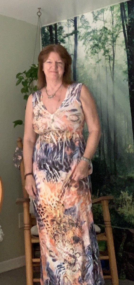 Going for a throwback pulling out my Hippy Dress today for a relaxing dress up or dress down kind of Sunday #DressUp #DressDown #hippy #hippychic #HippyDress #HippyMomma #HippyGrandma #BoomerGirl #Dresses #The70s #Seventies