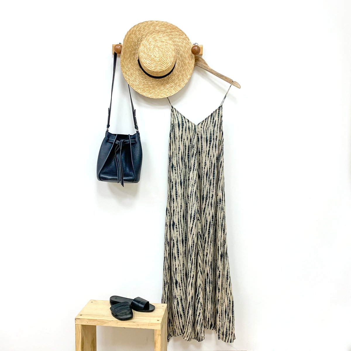Micolet_fr's tweet photo. OUTFIT DU JOUR 🖤
Un look 100% été. Chez Micolet dénichez pleins de pièces légères pour cet été, toujours à petit prix, et encore plus pendant les soldes !
#micolet_fr https://t.co/Uz1fP7wjjM