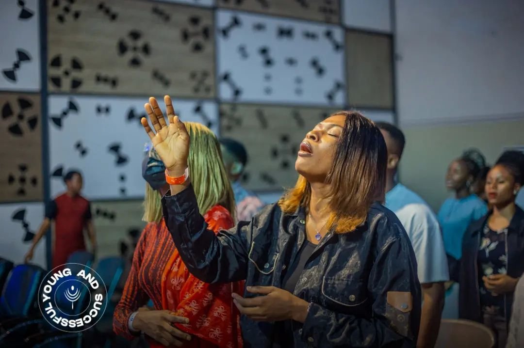 Yas_Conference's tweet photo. Oh Glorious God 
We praise your name,
We lay our crowns and worship you.

The presence of the Lord is mighty in the house.

#yas2023
#yasconference 
#youngandsuccessful 
#enugu https://t.co/pkufdD5kVP
