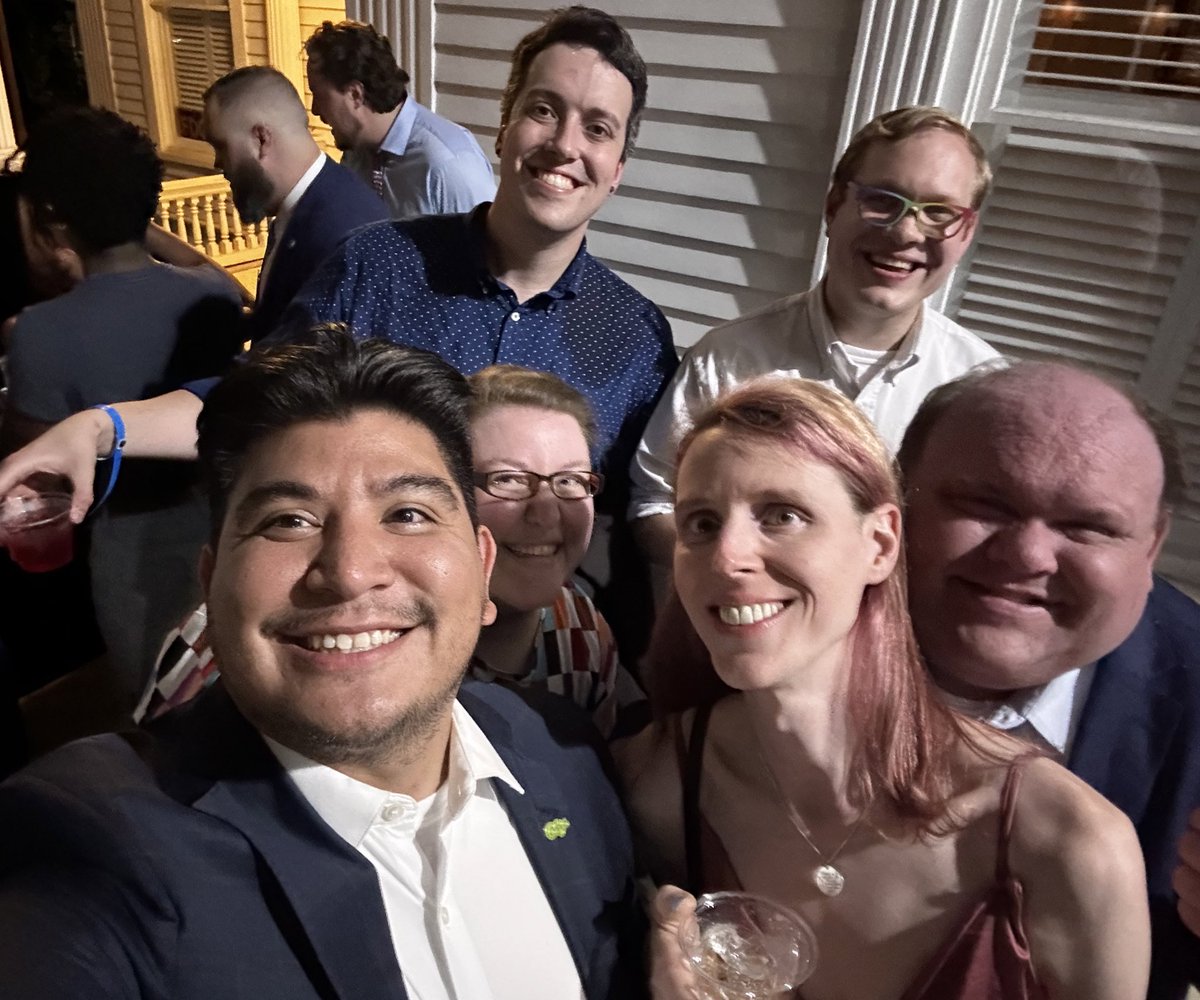 EliazarPosada's tweet photo. What a weekend!

✅ #OutRaleigh with amazing @equalitync folks

✅ SEC meeting &amp; #UnityDinner with great Dems like @abreezeclayton,@ValerieFoushee &amp; @NC_Governor

✅GAG with @imtreyroberts

✅ @ydnc afterparty with my peeps &amp; shoutout to @CalebRudow for being a kicka** bartender! https://t.co/dKP2cGydcb