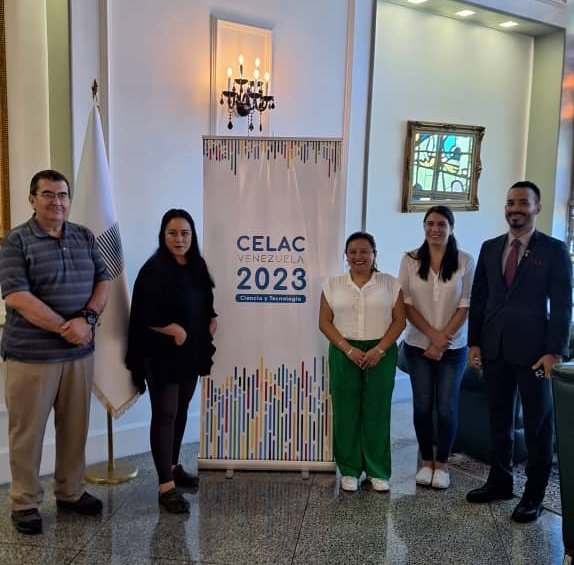 Gabrielasjr's tweet photo. Bienvenidos a la Patria Bolívar, hermanos y hermanas de México con profunda alegría los recibimos.

Vamos juntos a la complementariedad desde la Ciencia para el progreso #Celac 2023.

#EnVzlaCelacEsCiencia https://t.co/Fu6x44mgOF
