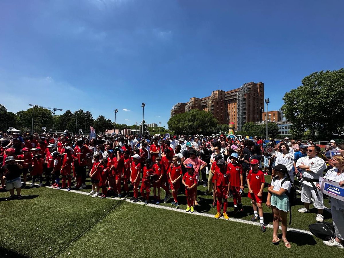 isa_belle_ktz's tweet photo. Très belle journée de l’olympisme - fête du sport @villeclichy ! Plus de 25 associations ont uni leurs forces pour célébrer le sport, avec des défilés, des ateliers et une ambiance festive. Vive le sport et vivement l'année prochaine ! #FêteduSport #faitesdusport #teamClichy2024 https://t.co/L0ufDmTQRJ