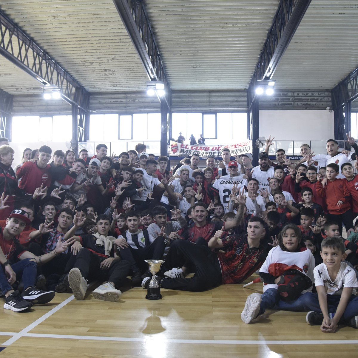 Futsal 5 tweet media