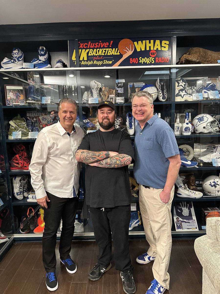 Had a great time this morning hanging Chumlee and Jimmy Mahan at Jimmy’s Kentucky Roadshow Shop! #StayTuned