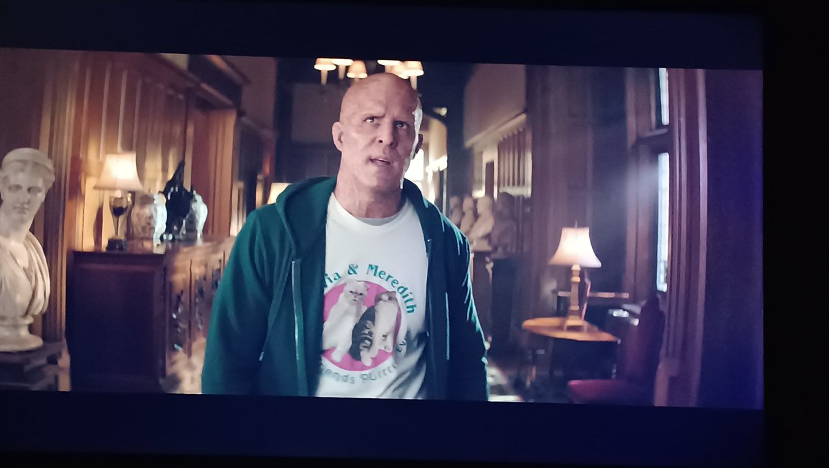 WHAT IS THIS T-SHIRT 
#Deadpool2 #movienight