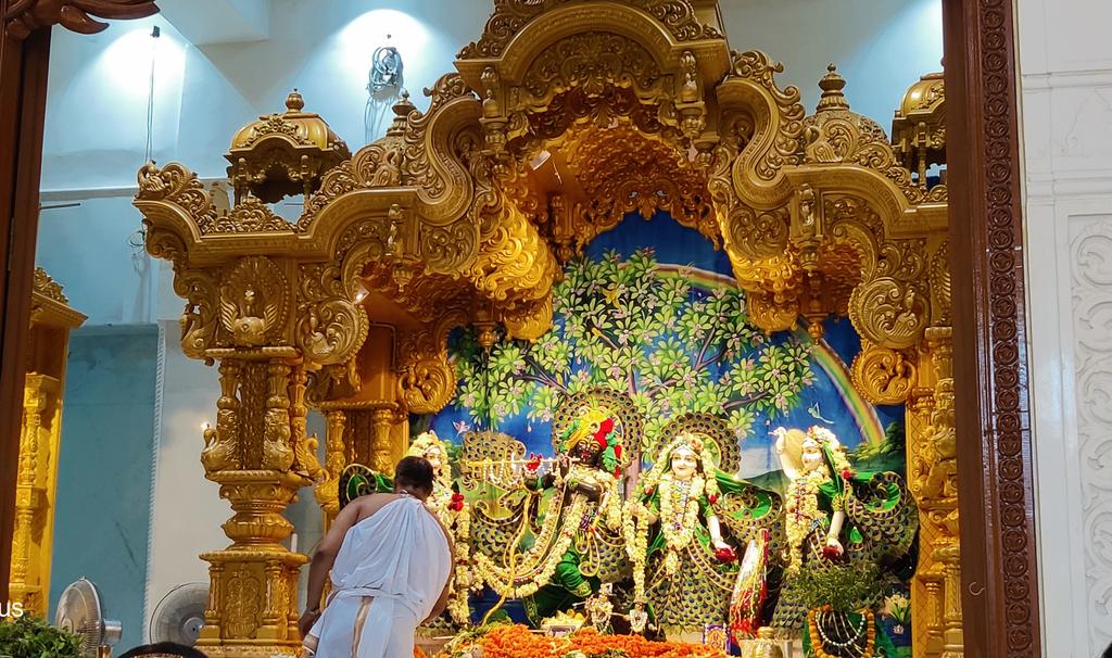 ScorpBab's tweet photo. Bolo Radhe Radhe 🙏❤️ 
#Krishna #kanha #Radheshyam #radhe #radhekrishna #kanhaiya #isckon #baakebihari #Love https://t.co/CnxvIVgT6s