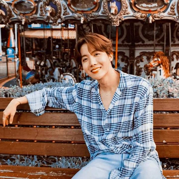 theyimyum's tweet photo. Until they are all back together, here's my daily Hobi pic ~ Day 69 & Jin pic ~ Day 195 @BTS_twt
#BTS #BTSARMY #APOBANGPO #아포방포 #AFBF10 https://t.co/43Sgmc0IFm