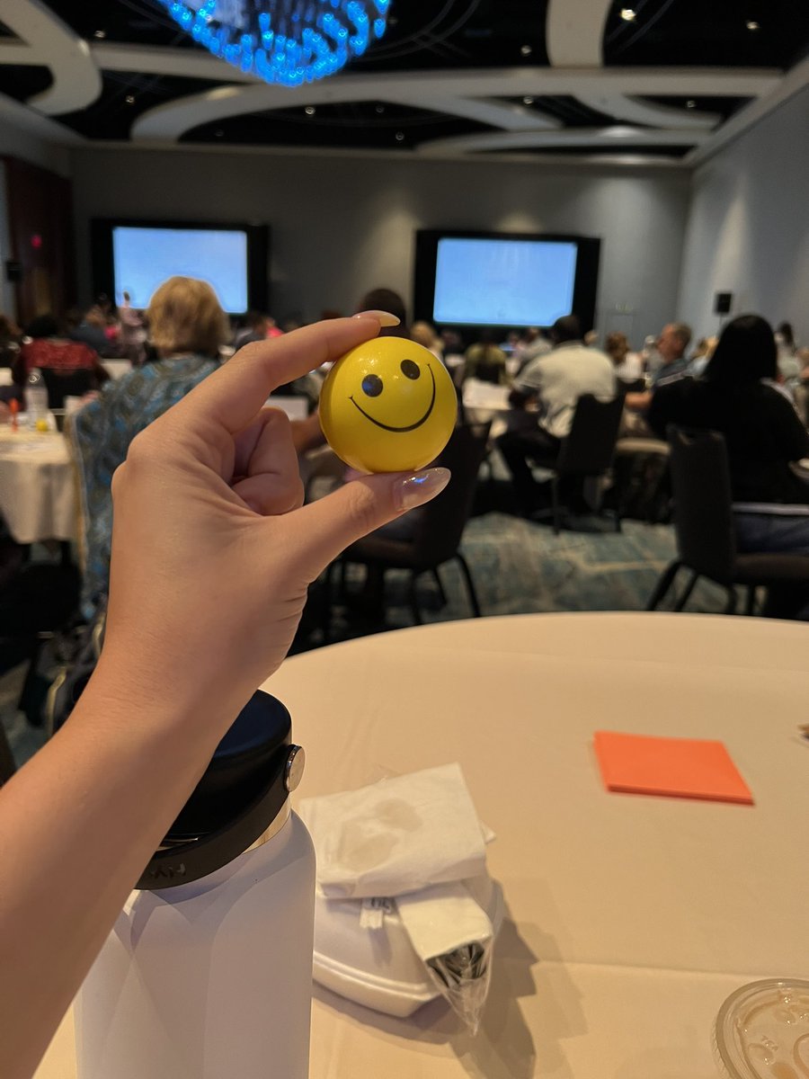 Be intentional ❤️ <a href="/adamddrummond/">Dr. Adam D. Drummond/Lead Change in Edu🎙Co-host</a> clock partners got me out of my seat and having awesome conversations with educators from all over #MSC2023 <a href="/shaheenmtg/">Shaheen Soorani</a> <a href="/TallwoodLions/">Tallwood High School</a>