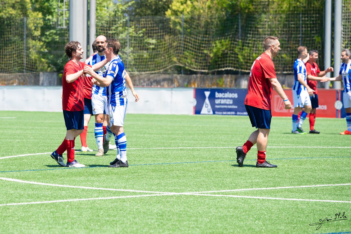 Real Sociedad Fútbol (@realsociedad) on Twitter photo 💯 Zorionak, <a href="/Touring_KE/">Touring K.E</a>! 👏
Gran ambiente vivido en Rentería en el partido de veteranos 🤗
#AurreraReala 💯 Zorionak, <a href="/Touring_KE/">Touring K.E</a>! 👏
Gran ambiente vivido en Rentería en el partido de veteranos 🤗
#AurreraReala