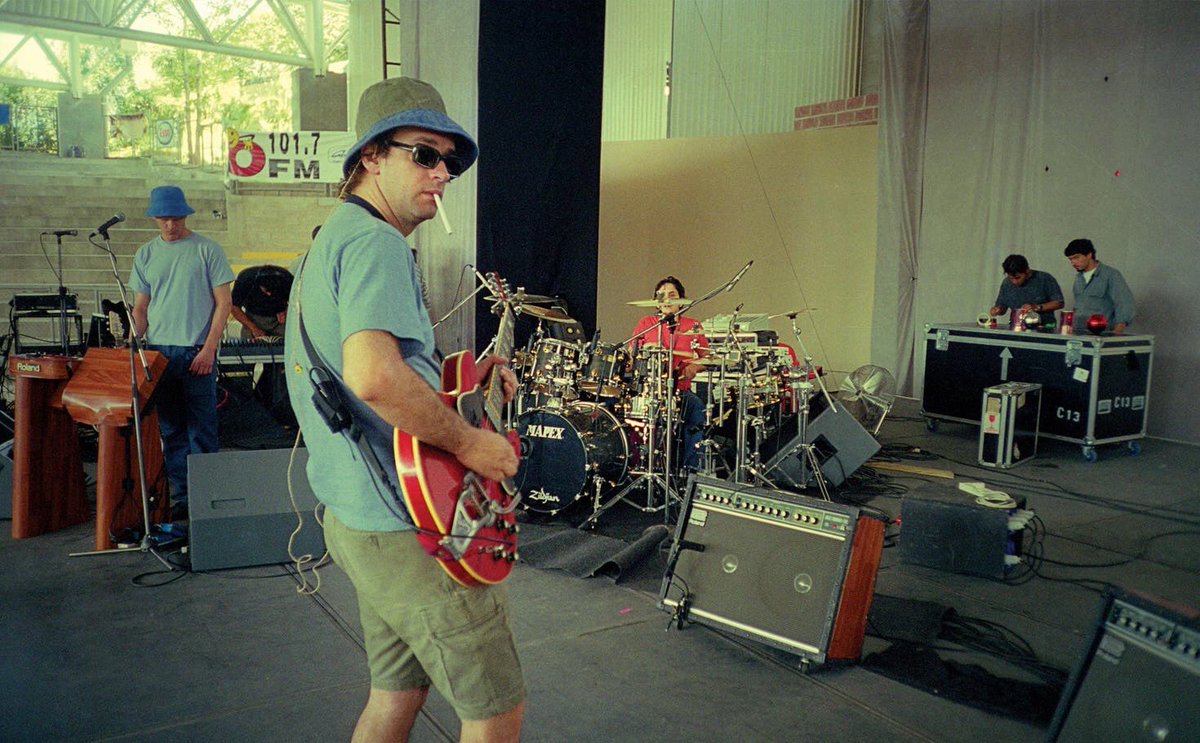 ceratilyricbot's tweet photo. gustavo cerati (1999) https://t.co/5AjtQ8fTtN