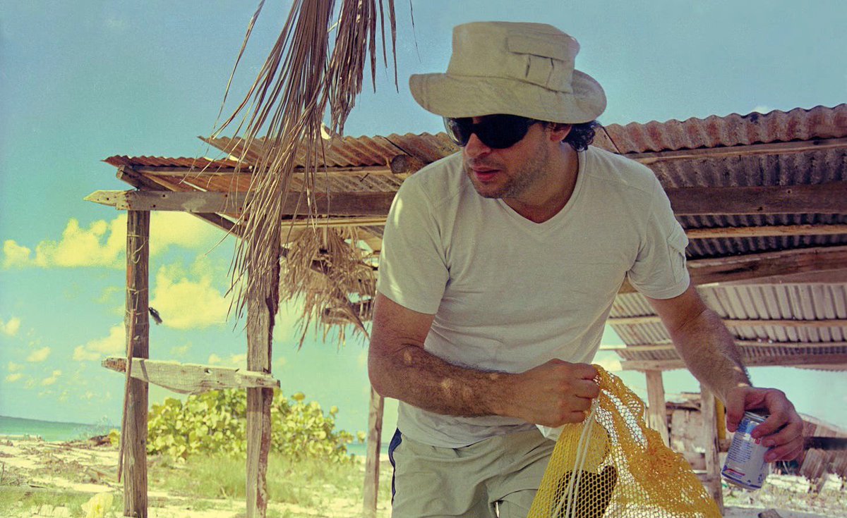ceratilyricbot's tweet photo. gustavo cerati (1999) https://t.co/5AjtQ8fTtN