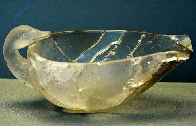 Mycenae Rock Crystal Vessel in the shape of a duck (16th Century BC)

National Archaeological Museum, Athens

#archaeohistories