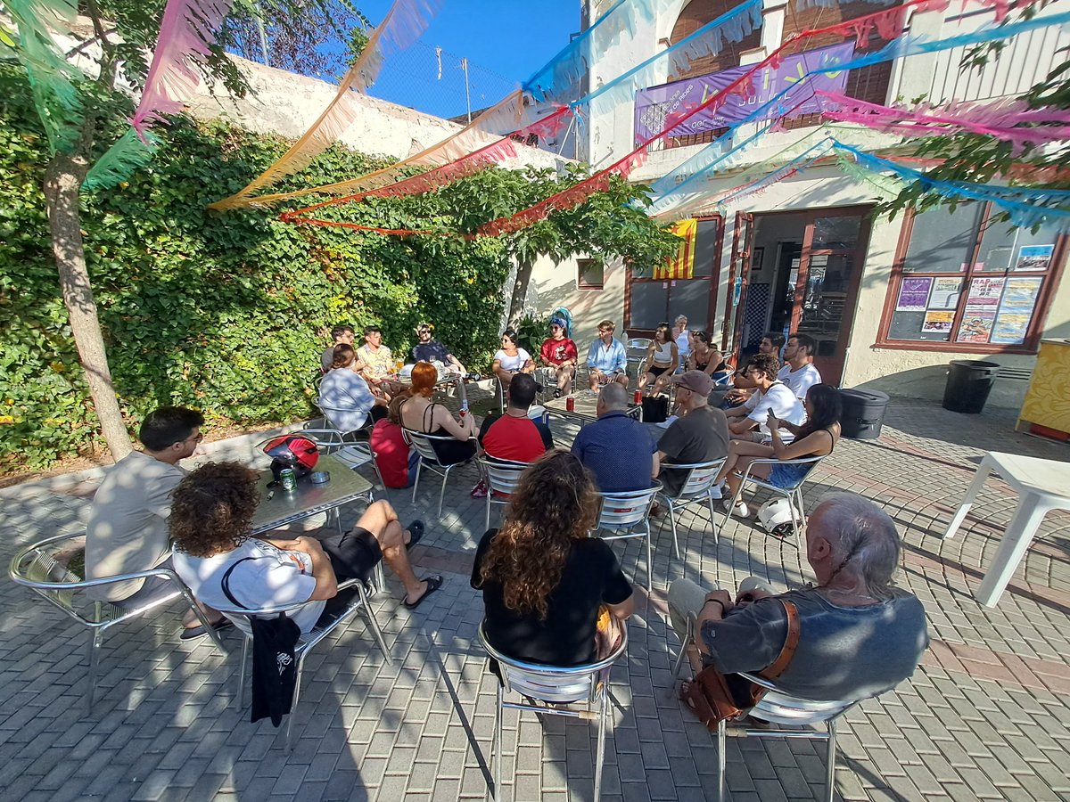 Avui hem tingut reunió amb voluntaris i voluntàries. Tot a punt per començar amb bon peu aquest dimarts!

#Barraquesderibes
#Barraquesderibes2023
#SPRibes
#SantPeredeRibes