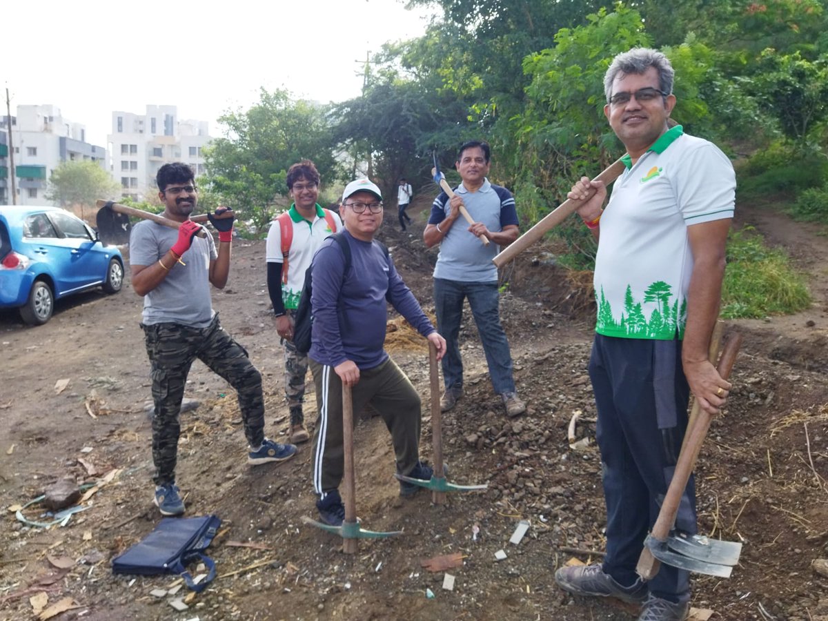 GreenSunriseHiL's tweet photo. Undergrounding water pipe line at Hillshire side. Fire outbreaks has damaged our many pipes &amp; plants in past. With this exercise, we are making sure that we have sufficient water supply to sustain our plants.
@WagholiHSA @pulse_pune @PuneForest @MahaForest https://t.co/K90q9Tvykc