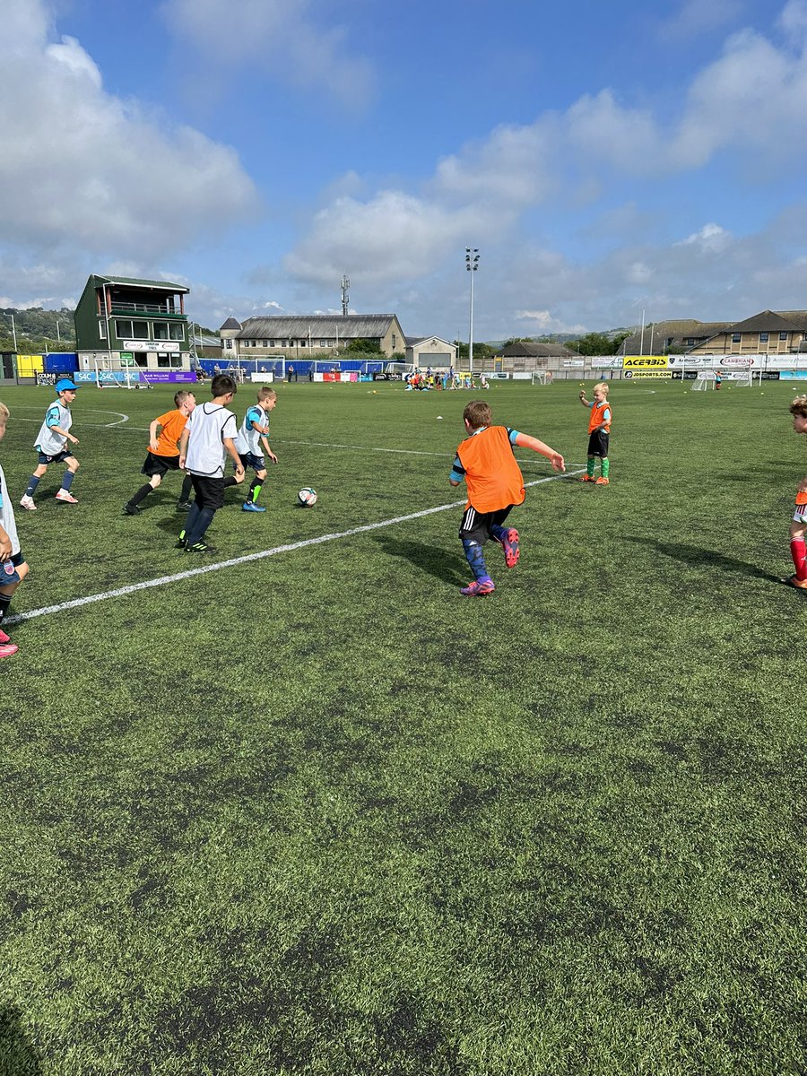 BmoCoaching's tweet photo. π§ππ¨π₯π¦πππ¬ ππ’π’π§ππππ β½οΈβ‘οΈ
Back to business for our Skill Centre, BMO Bears and Street Gamezβ session on Thursday! Over 80 children enjoying our football development programmes at @aberystwythtown π―
#footballdevelopment #pΓͺldroed #streetgamez #skillcentre #bmobears https://t.co/7V7OLO1CLc