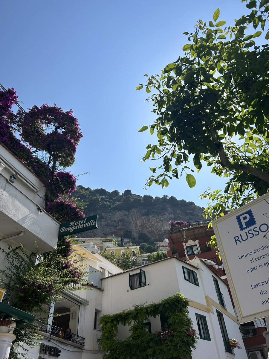 Miss_C___'s tweet photo. #Positano #Sorrento 🇮🇹 🍋 ❤️ https://t.co/CkqPAc5pnv
