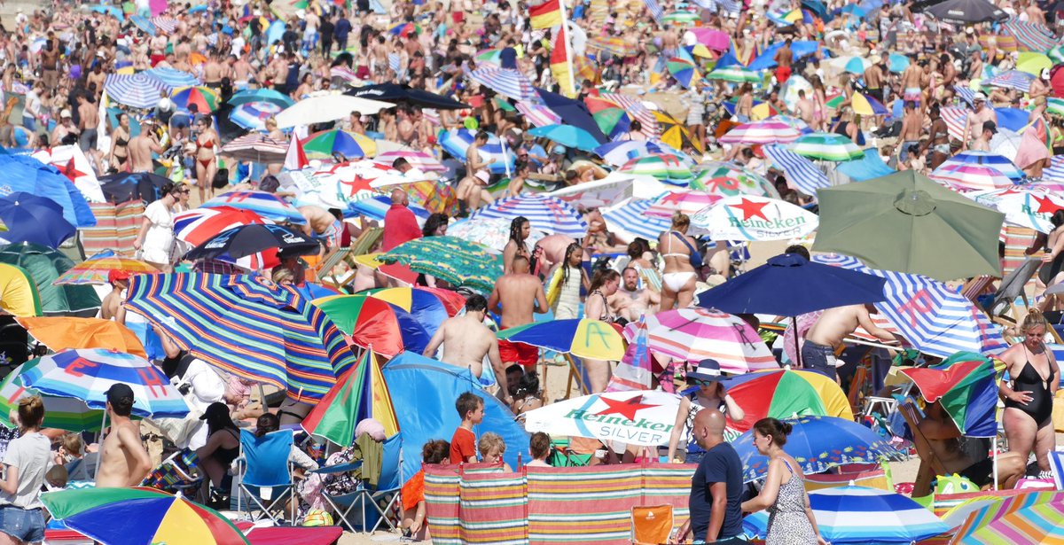 National where's Wally day at Margate and its 32 degrees , great to see the town buzzing and local business's all with big ques  . #margate #visitthanet