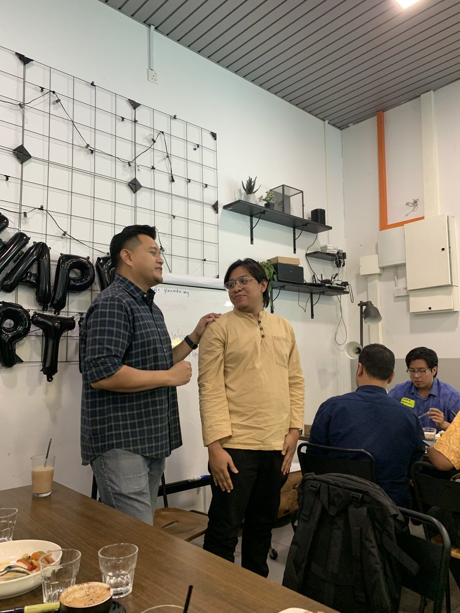 najmuddinramlii's tweet photo. Meet & Greet Alumni EMGP ๐ฅ
Alhamdulillah. Aku rasa makin dekat dengan tujuan aku bila bergaul dengan circle macam ni.
Terima kasih tuan @RahimIbrahim69
Kurangkan konflik, tingkatkan produktiviti, perbaiki komunikasi. ๐ฅ
#emgp #mazhabkebenaran https://t.co/y3eJpl94v8
