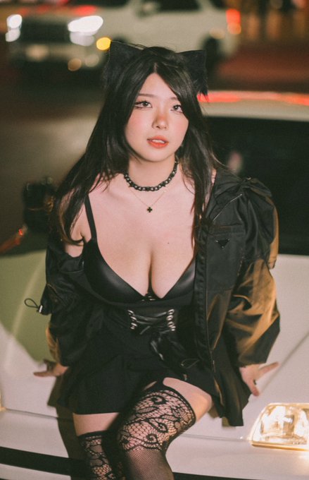 catgirl spotting

?: @sirmaosalot https://t.co/4Q45jVeAZ6